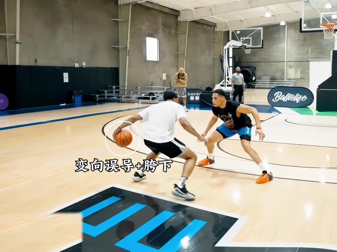 “實(shí)戰(zhàn)中的節(jié)奏過人動(dòng)作鑒賞，連續(xù)胯下變向舞蹈銜接頓拜突破”