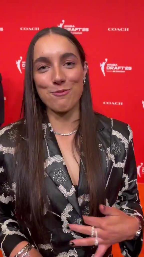 少爺真全能??！威少還幫WNBA新秀妹子們?cè)O(shè)計(jì)今晚的服裝