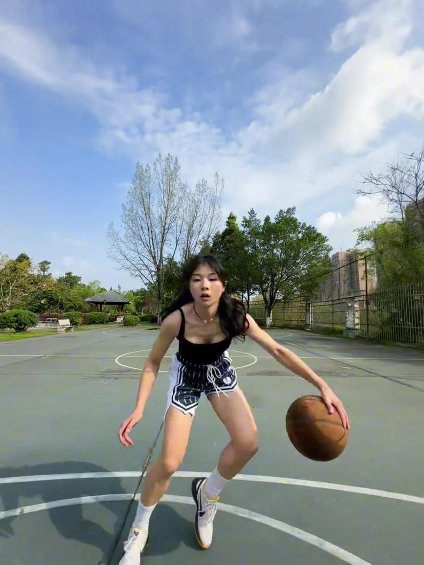 看著有點(diǎn)實(shí)力，敢背打我不？